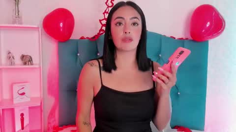 Snapshot of evaritz__ chatting on 02.16.25 EVARITZ online show from 02.16.25