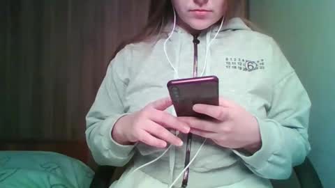 evasapples2026 online show from 05.10.26