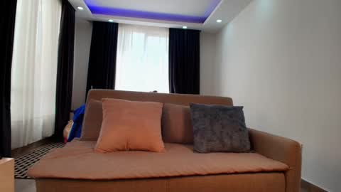  EVA LUNA online show from 11.20.25