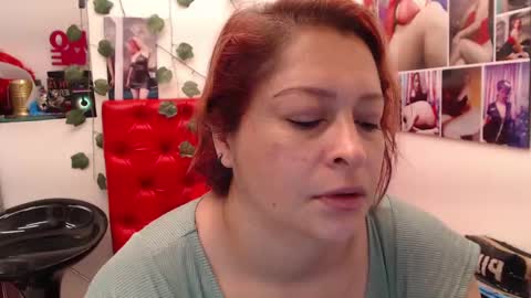 Snapshot of evatwiss chatting on 02.10.25 Eva Twiss online show from 02.10.25