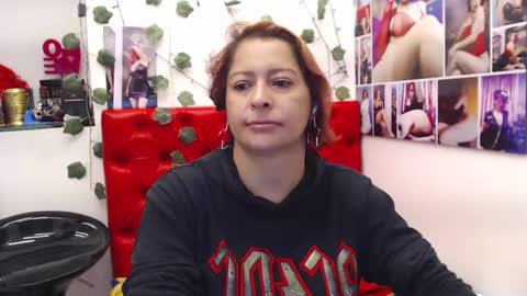 Snapshot of evatwiss chatting on 02.14.25 Eva Twiss online show from 02.14.25