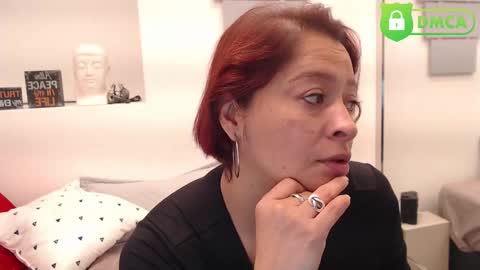 Snapshot of evatwiss chatting on 09.26.25 Eva Twiss online show from 09.26.25