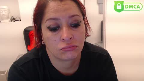 Snapshot of evatwiss chatting on 10.10.25 Eva Twiss online show from 10.10.25