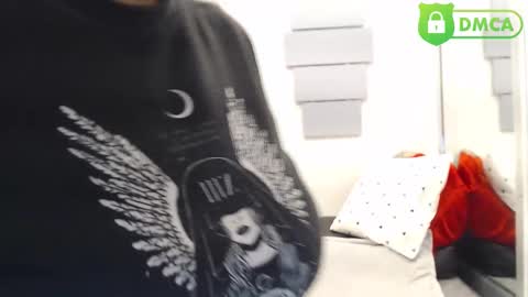 Snapshot of evatwiss chatting on 10.26.25 Eva Twiss online show from 10.26.25