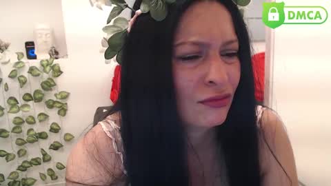 Snapshot of evatwiss chatting on 10.31.25 Eva Twiss online show from 10.31.25