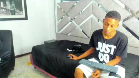 Eva And Emmanuel online show from 10.15.25