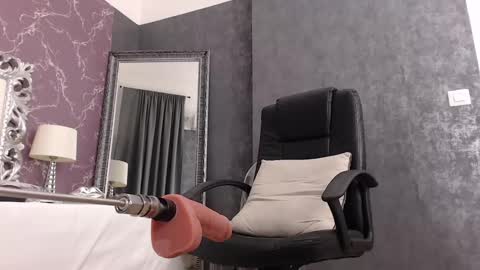 Snapshot of evaxrose chatting on 12.07.24 Eva online show from 12.07.24