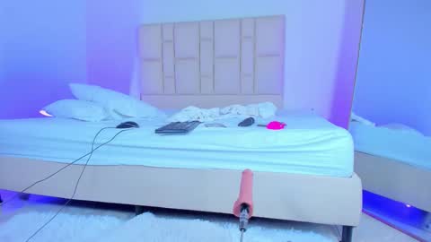 Eva Queen online show from 11.14.25