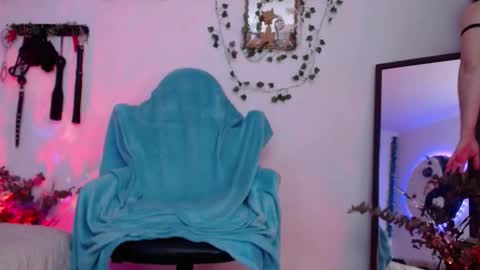 Eve Blue  friends. IG eve blue77 TW EveBlue 1 OF eveblue7 online show from 10.25.25