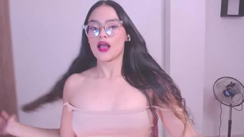 Snapshot of eve_rox18 chatting on 11.23.25 Eve Rox18 online show from 11.23.25