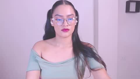 Snapshot of eve_rox18 chatting on 12.04.25 Eve Rox18 online show from 12.04.25