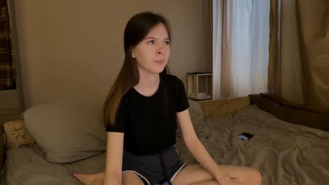 Snapshot of eveandrobert chatting on 02.08.25 EveRobert online show from 02.08.25