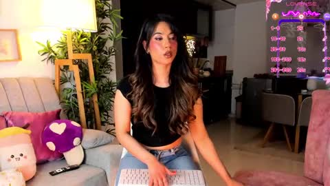 Snapshot of eveekendal_ chatting on 09.28.25  Eve  online show from 09.28.25