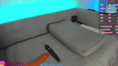 Snapshot of eveelynnexxx chatting on 12.23.24 Eveelynne online show from 12.23.24