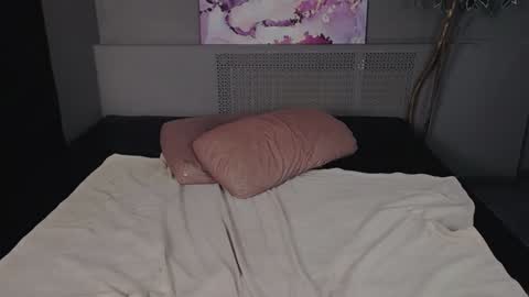 EveLibston online show from 12.17.24