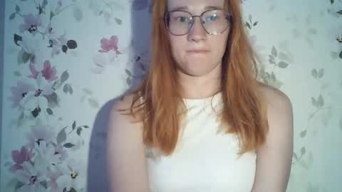 Snapshot of eveliina_shy chatting on 06.22.26 Evelina online show from 06.22.26