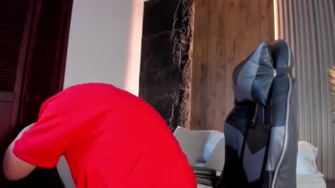 E V E L I N online show from 12.02.25