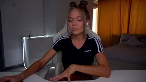 Evelina online show from 06.12.26