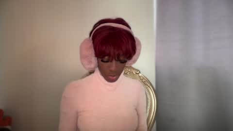 E V E L Y N  online show from 01.21.25