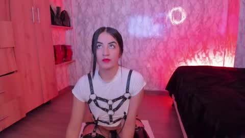 Snapshot of evelyn_joness_ chatting on 10.20.25 Evelyn online show from 10.20.25