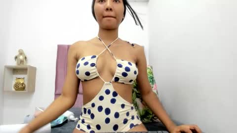 Snapshot of evelyn_morgan1 chatting on 10.25.25 evelyn_morgan1 online show from 10.25.25