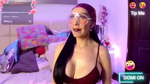 EvelynaGrey online show from 11.25.25