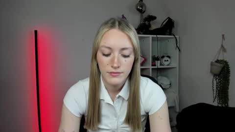 evelynblond online show from 03.31.26