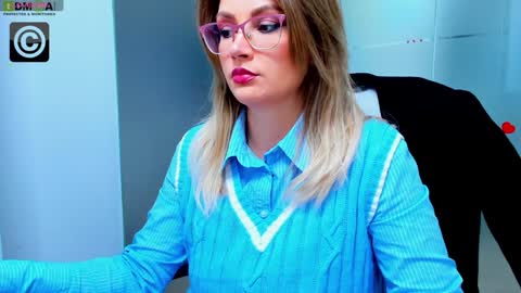 Snapshot of evelyne_rose chatting on 01.27.25 evelyne_rose online show from 01.27.25