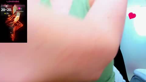 Snapshot of evelyne_rose chatting on 02.28.25 evelyne_rose online show from 02.28.25