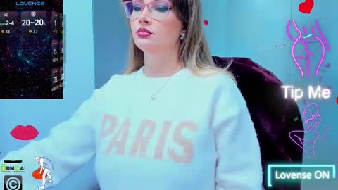 Snapshot of evelyne_rose chatting on 11.15.25 evelyne_rose online show from 11.15.25