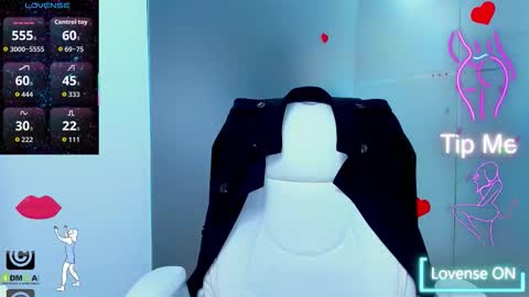 Snapshot of evelyne_rose chatting on 11.16.25 evelyne_rose online show from 11.16.25