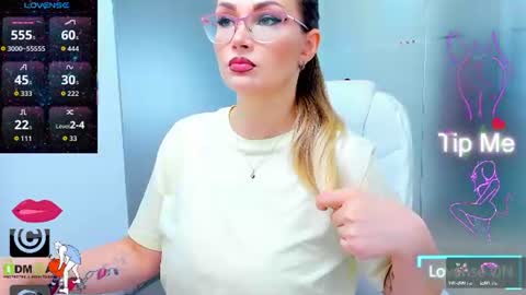 Snapshot of evelyne_rose chatting on 06.29.26 evelyne_rose online show from 06.29.26