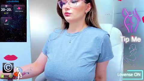 Snapshot of evelyne_rose chatting on 07.01.26 evelyne_rose online show from 07.01.26
