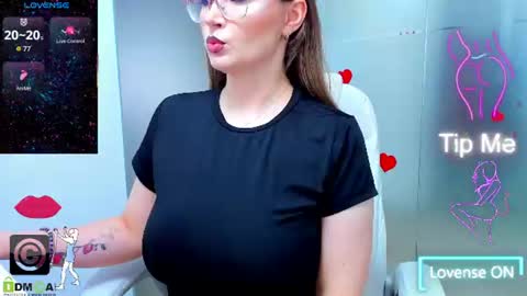 Snapshot of evelyne_rose chatting on 07.03.26 evelyne_rose online show from 07.03.26