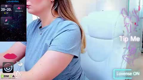 Snapshot of evelyne_rose chatting on 07.12.26 evelyne_rose online show from 07.12.26