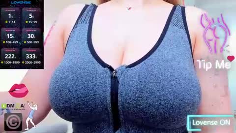 Snapshot of evelyne_rose chatting on 07.18.26 evelyne_rose online show from 07.18.26