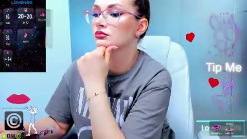 Snapshot of evelyne_rose chatting on 07.29.26 evelyne_rose online show from 07.29.26