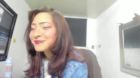 Snapshot of evelynesex chatting on 09.29.25 Evelyne online show from 09.29.25