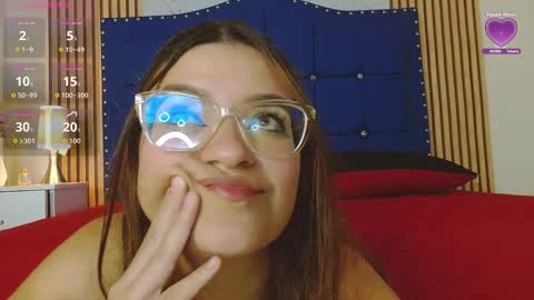 Snapshot of evelynfire2 chatting on 11.19.25 evelynfire2 online show from 11.19.25