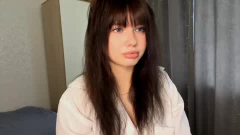 Evelyn Velvet online show from 06.03.26