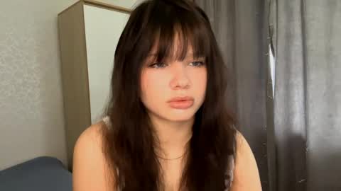 Evelyn Velvet online show from 06.04.26