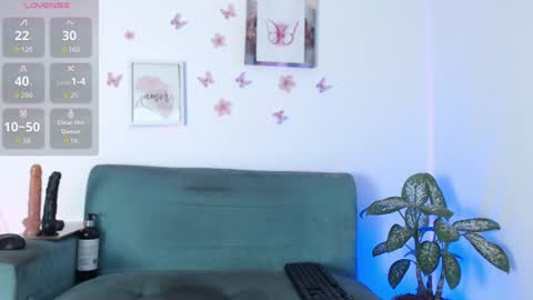 Evelyn martinez  online show from 06.24.26