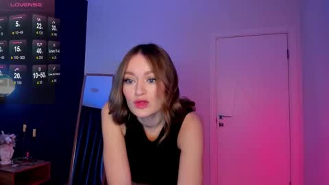 Snapshot of evelynpoole chatting on 10.14.25 Evelyn online show from 10.14.25