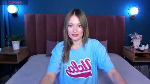 Snapshot of evelynpoole chatting on 11.23.25 Evelyn online show from 11.23.25