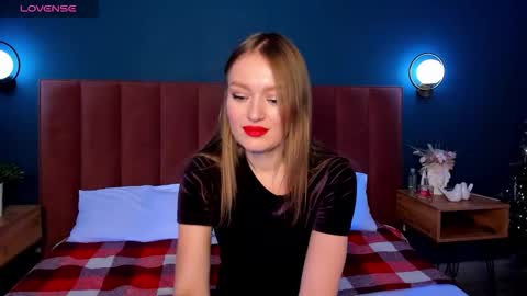 Snapshot of evelynpoole chatting on 12.05.25 Evelyn online show from 12.05.25