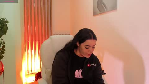 Evelyn Woods online show from 12.11.24
