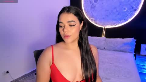 Evelyn Woods online show from 02.12.25