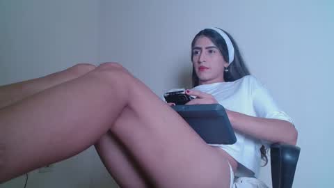 everly_monroe online show from 11.10.25