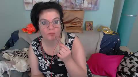 Everly online show from 11.25.25