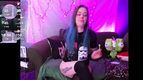 Snapshot of everlyester chatting on 02.14.26 Evie online show from 02.14.26